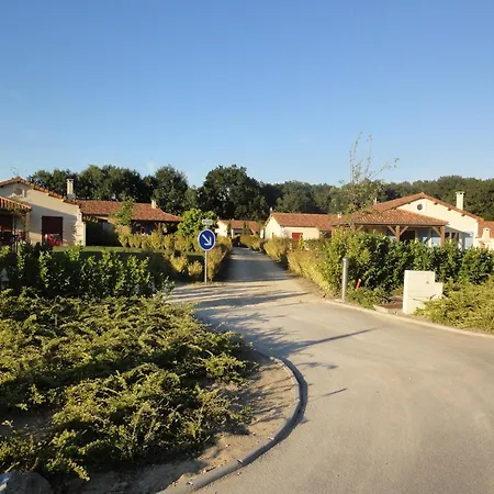 In France With Garden & Barbecue