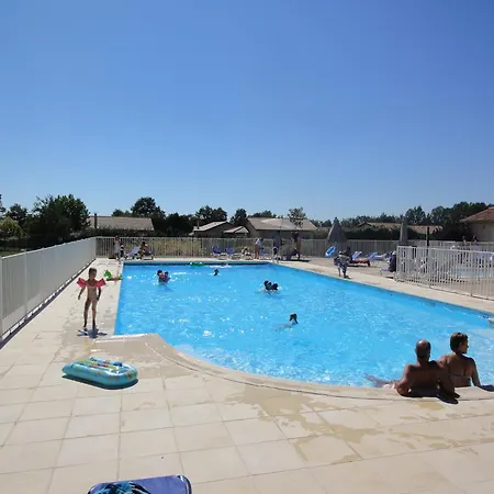 In France With Garden & Barbecue Villa *