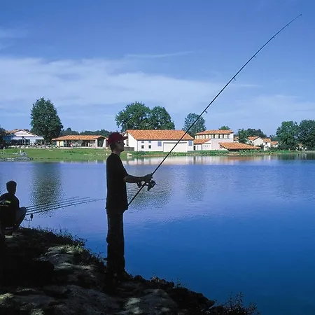 In France With Garden & Barbecue Villa *