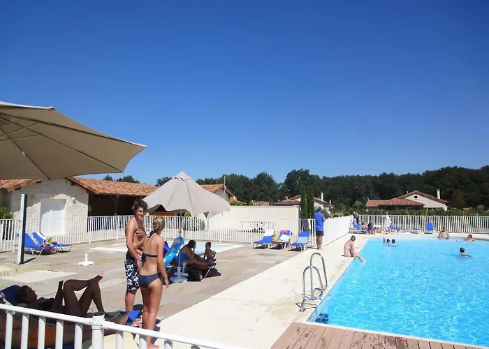 Villa In France With Garden & Barbecue *