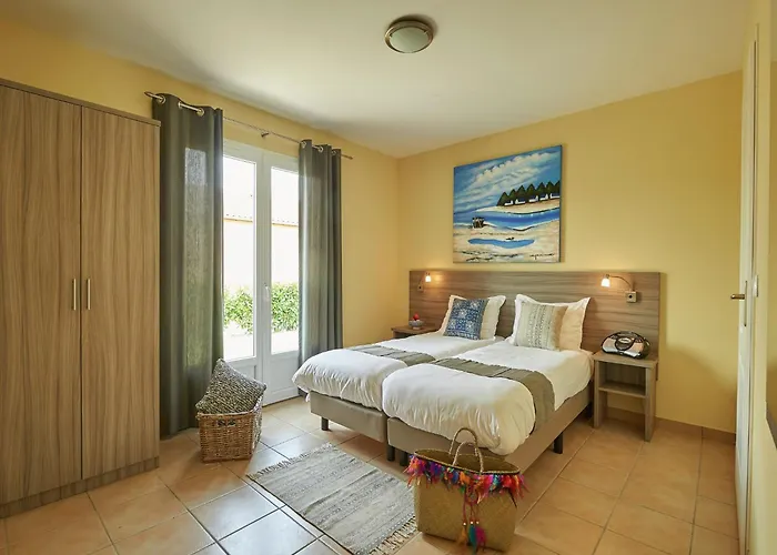 Villa In France With Garden & Barbecue *