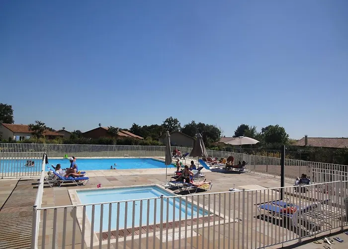 Villa In France With Garden & Barbecue *